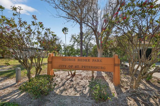 8848 SUNLIT COVE DRIVE NE, St Petersburg, FL 33702