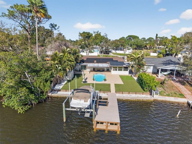 8848 SUNLIT COVE DRIVE NE, St Petersburg, FL 33702