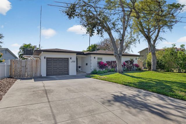 8848 SUNLIT COVE DRIVE NE, St Petersburg, FL 33702