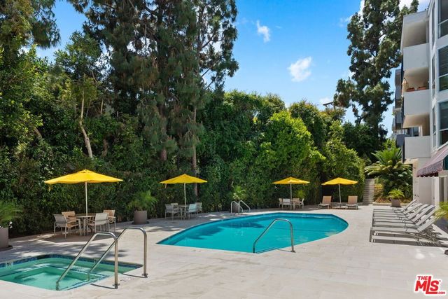 8530 Holloway Drive 222, West Hollywood, CA 90069