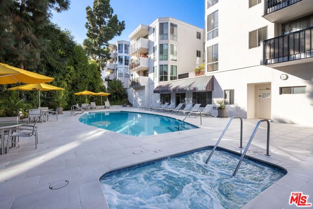 8530 Holloway Drive 222, West Hollywood, CA 90069