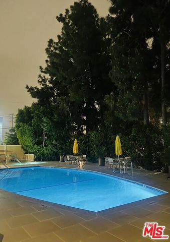 8530 Holloway Drive 222, West Hollywood, CA 90069