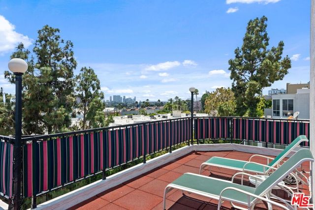 8530 Holloway Drive 222, West Hollywood, CA 90069