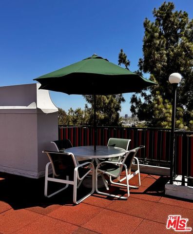 8530 Holloway Drive 222, West Hollywood, CA 90069