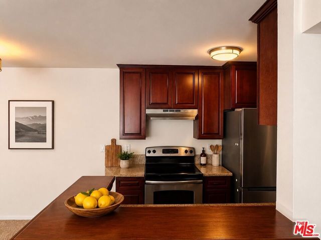 8530 Holloway Drive 222, West Hollywood, CA 90069