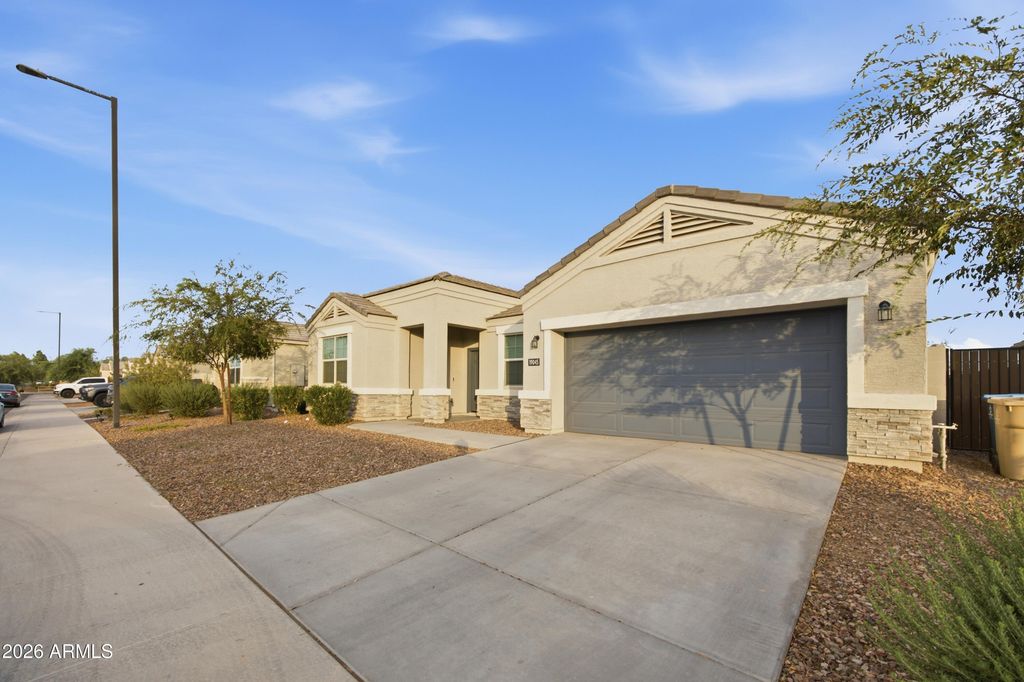 19045 W SHEFFER Avenue, Buckeye, AZ 85326 — photo 2