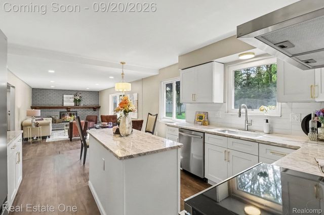 4463 Westover Drive, West Bloomfield Charter Township, MI 48323
