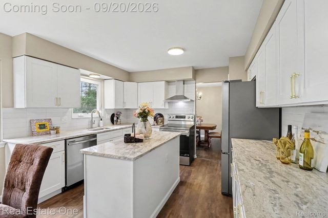 4463 Westover Drive, West Bloomfield Charter Township, MI 48323