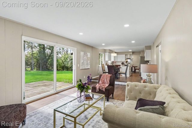 4463 Westover Drive, West Bloomfield Charter Township, MI 48323