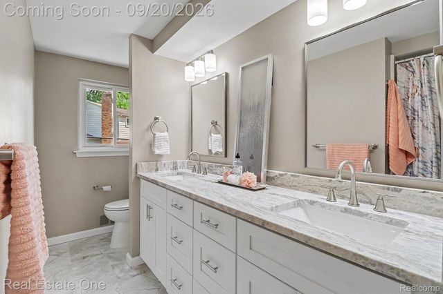 4463 Westover Drive, West Bloomfield Charter Township, MI 48323