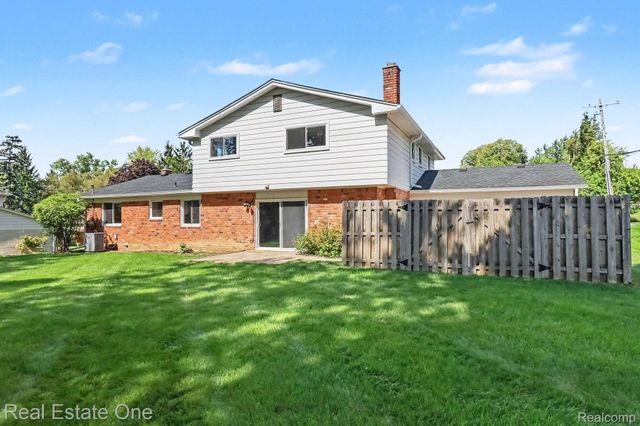 4463 Westover Drive, West Bloomfield Charter Township, MI 48323