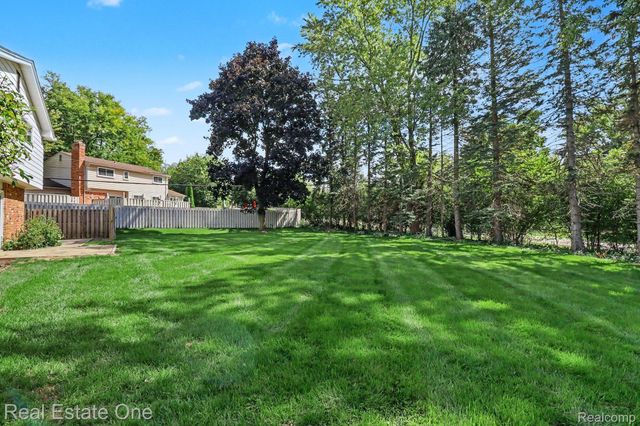 4463 Westover Drive, West Bloomfield Charter Township, MI 48323