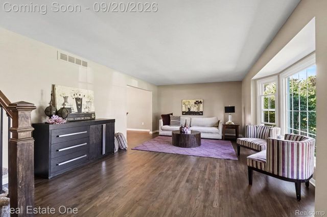 4463 Westover Drive, West Bloomfield Charter Township, MI 48323
