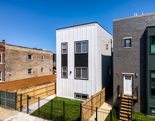 1039 N Monticello Avenue, Chicago, IL 60651