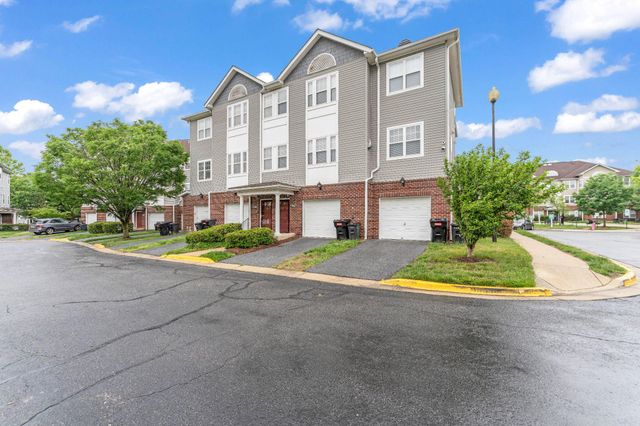 3146 IRMA CT, Suitland, MD 20746