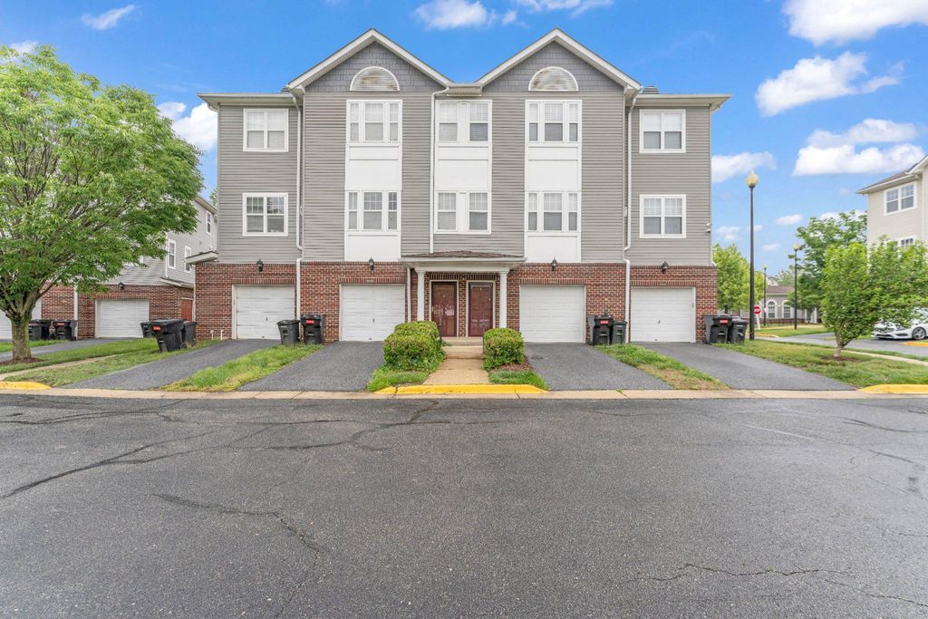 3146 IRMA CT, Suitland, MD 20746
