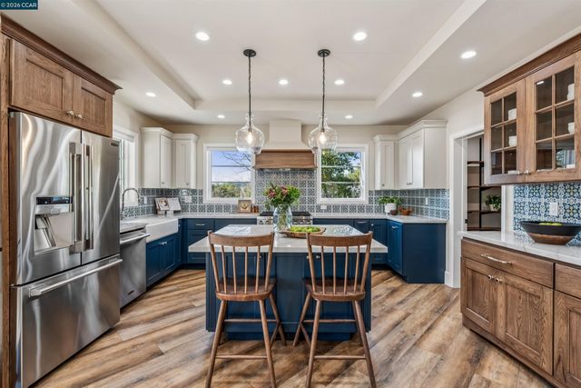 850 Las Trampas Rd, Lafayette, CA 94549