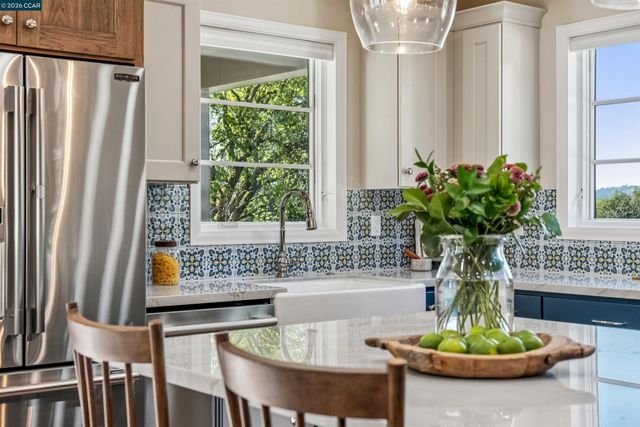 850 Las Trampas Rd, Lafayette, CA 94549