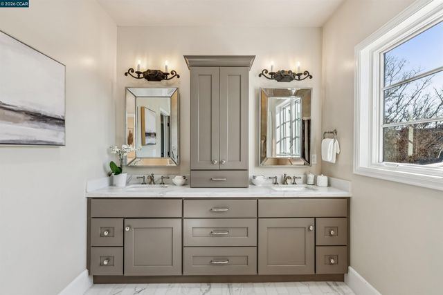 850 Las Trampas Rd, Lafayette, CA 94549