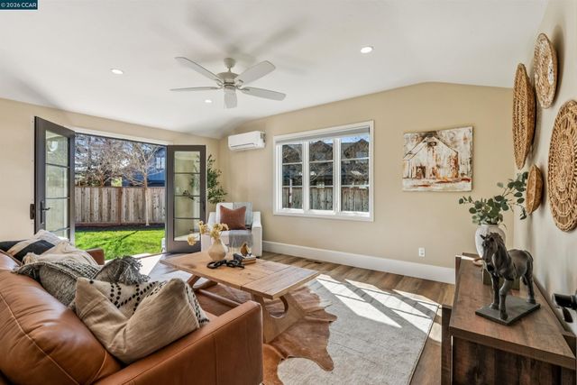 850 Las Trampas Rd, Lafayette, CA 94549