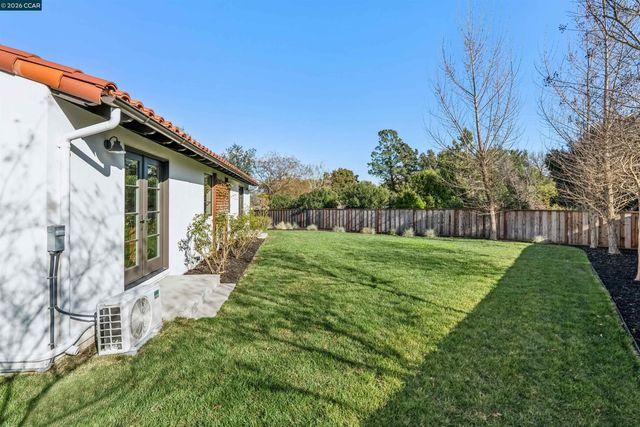 850 Las Trampas Rd, Lafayette, CA 94549