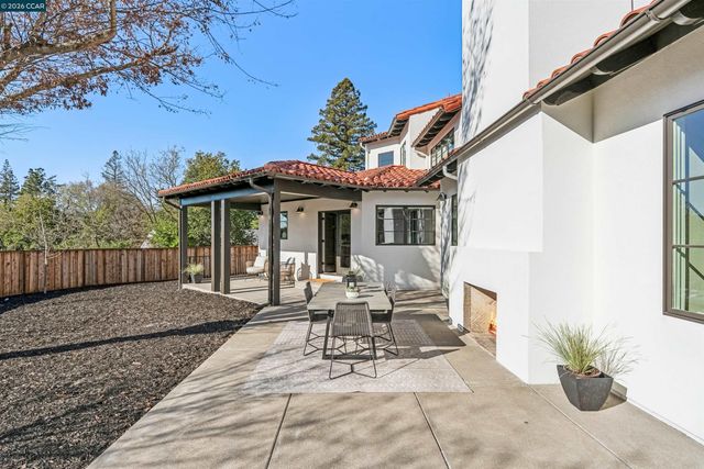 850 Las Trampas Rd, Lafayette, CA 94549