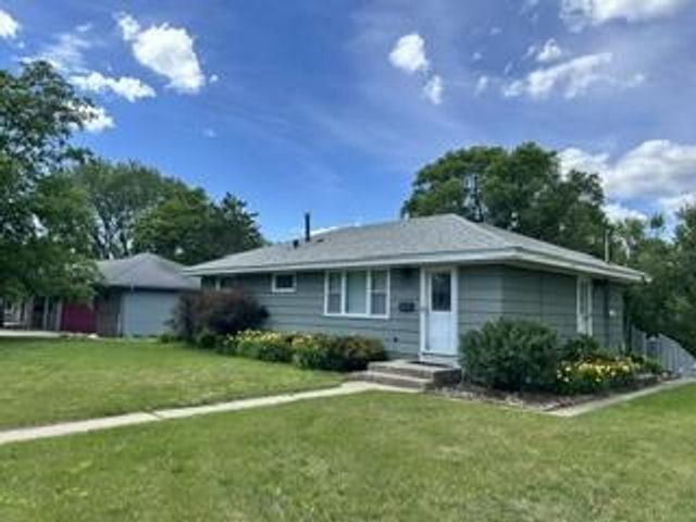 3900 W 113th Street, Bloomington, MN 55437