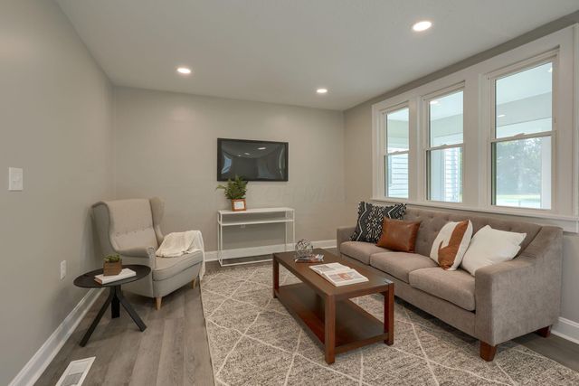 1071 Seymour Avenue, Columbus, OH 43206