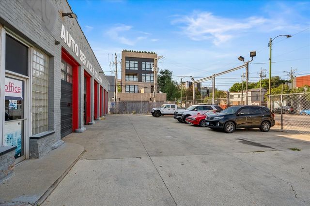 629 N Ashland Avenue, Chicago, IL 60622