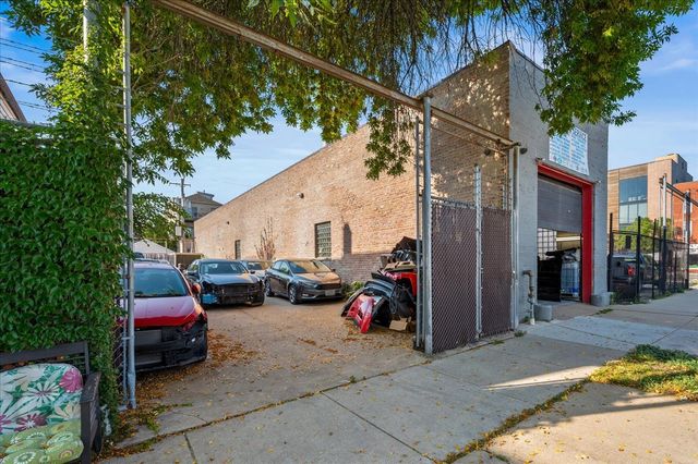 629 N Ashland Avenue, Chicago, IL 60622