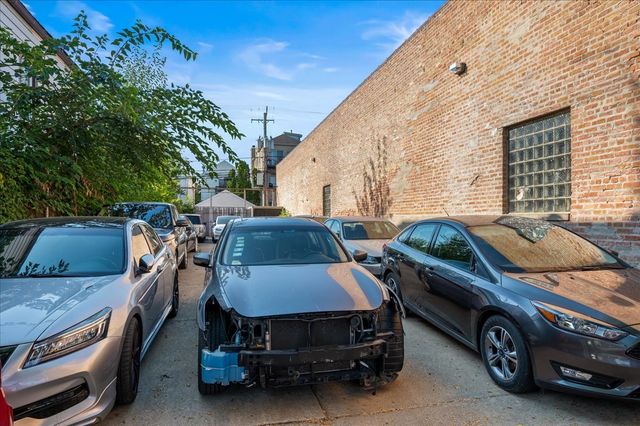 629 N Ashland Avenue, Chicago, IL 60622
