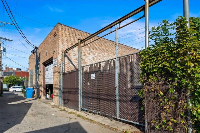 629 N Ashland Avenue, Chicago, IL 60622