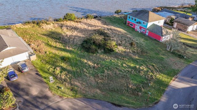 514 Mountain View Court SE, Ocean Shores, WA 98569