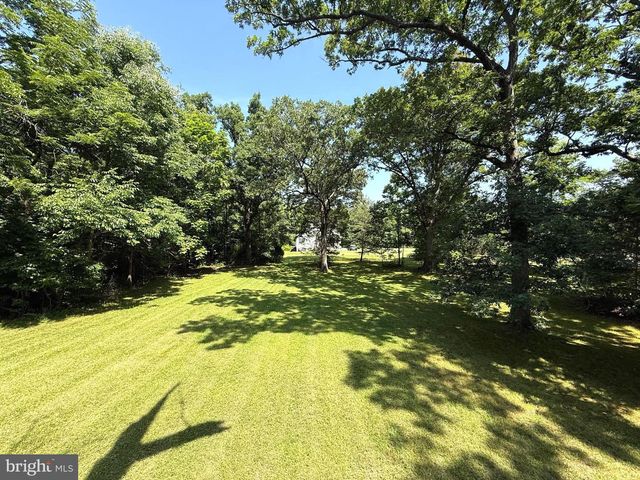 8611 OAKMONT ST, Gaithersburg, MD 20877
