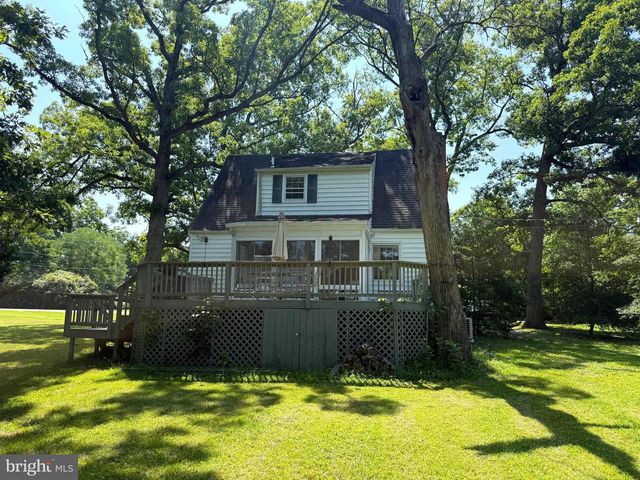 8611 OAKMONT ST, Gaithersburg, MD 20877