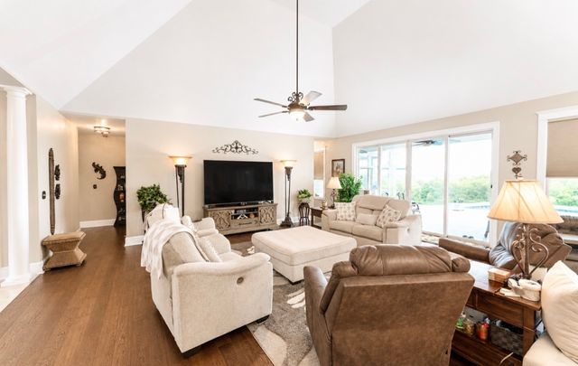 333 Moonlight Dr, Vanleer, TN 37181
