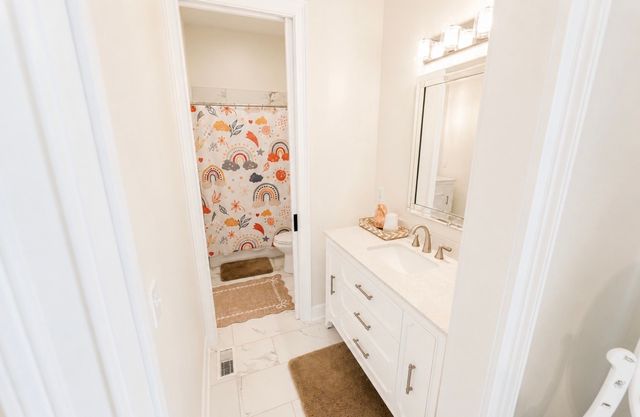 333 Moonlight Dr, Vanleer, TN 37181