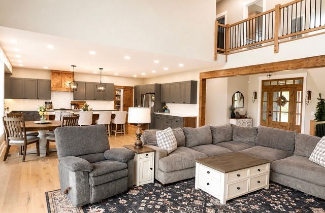 333 Moonlight Dr, Vanleer, TN 37181