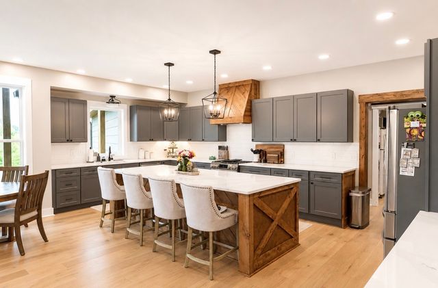 333 Moonlight Dr, Vanleer, TN 37181