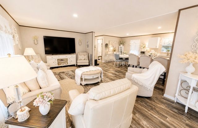 333 Moonlight Dr, Vanleer, TN 37181