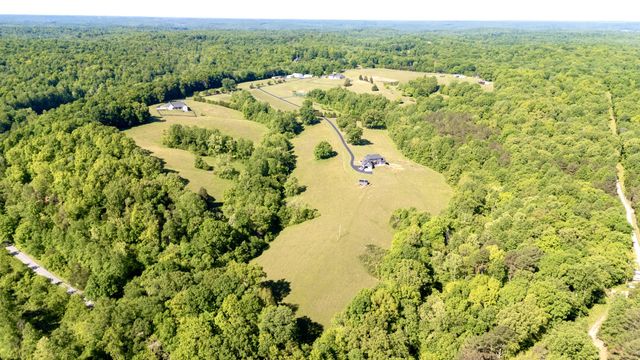 333 Moonlight Dr, Vanleer, TN 37181