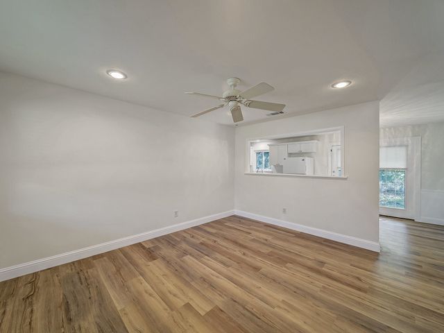 844 Saddle Road, White Settlement, TX 76108