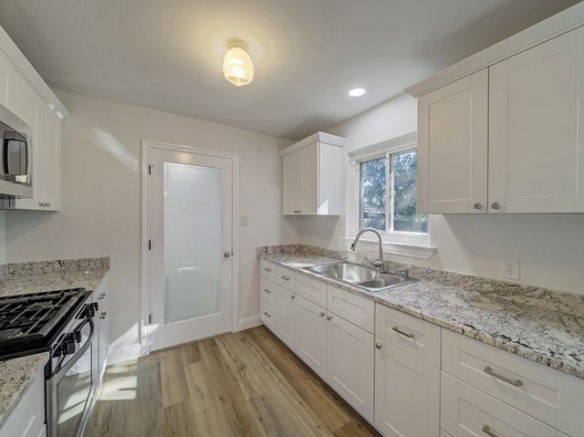 844 Saddle Road, White Settlement, TX 76108
