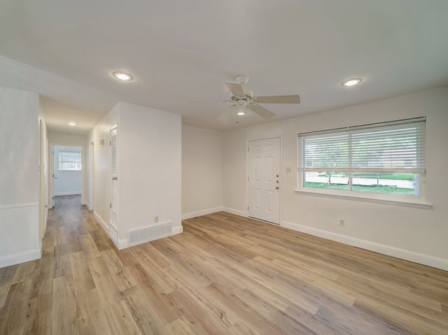 844 Saddle Road, White Settlement, TX 76108