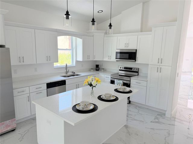 8926 N ORLEANS, Tampa, FL 33604