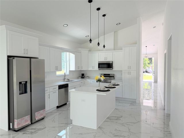 8926 N ORLEANS, Tampa, FL 33604