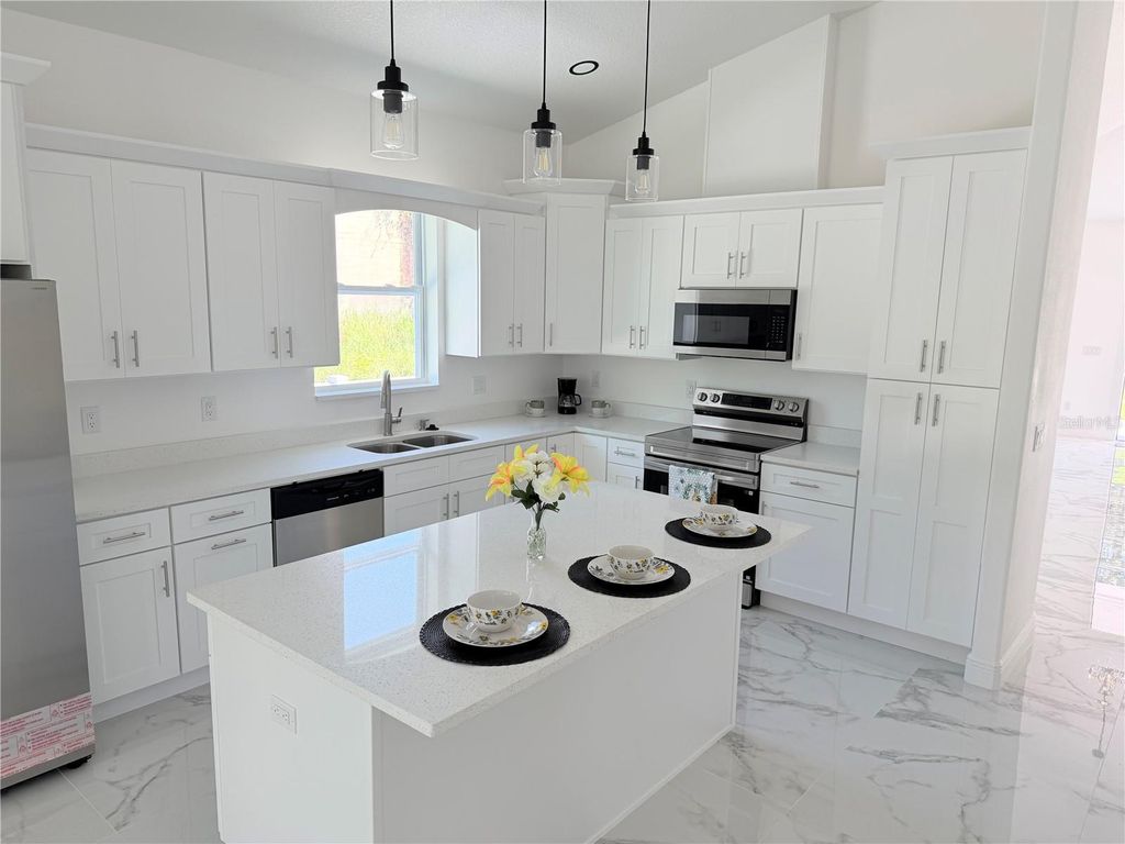 Image 11 of property listing at 8926 N ORLEANS, Tampa, FL 33604