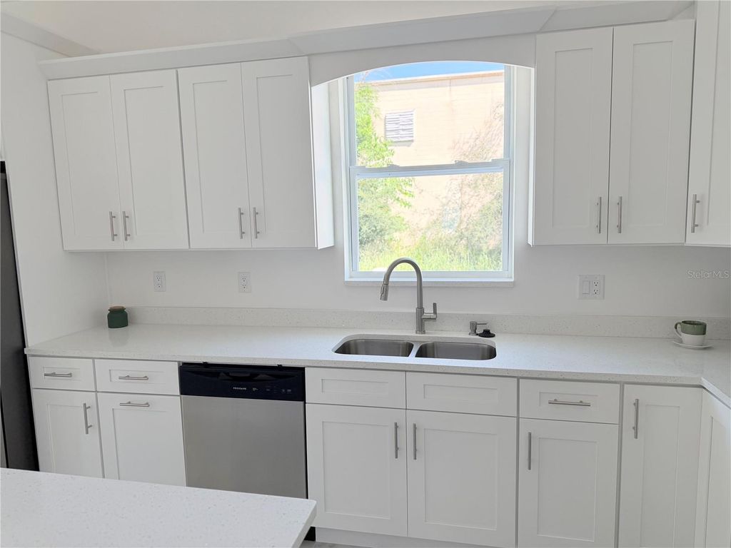 Image 13 of property listing at 8926 N ORLEANS, Tampa, FL 33604