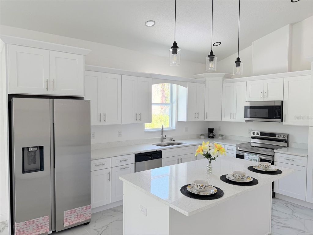Image 7 of property listing at 8926 N ORLEANS, Tampa, FL 33604