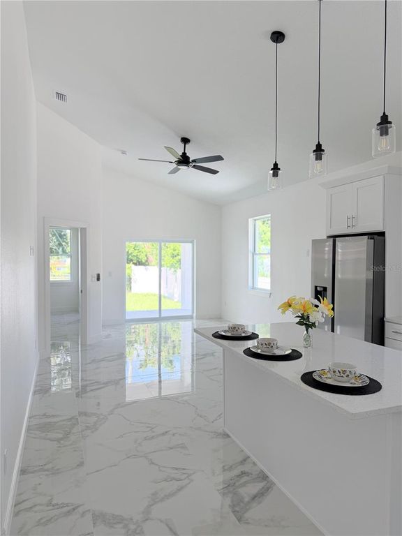 Image 8 of property listing at 8926 N ORLEANS, Tampa, FL 33604